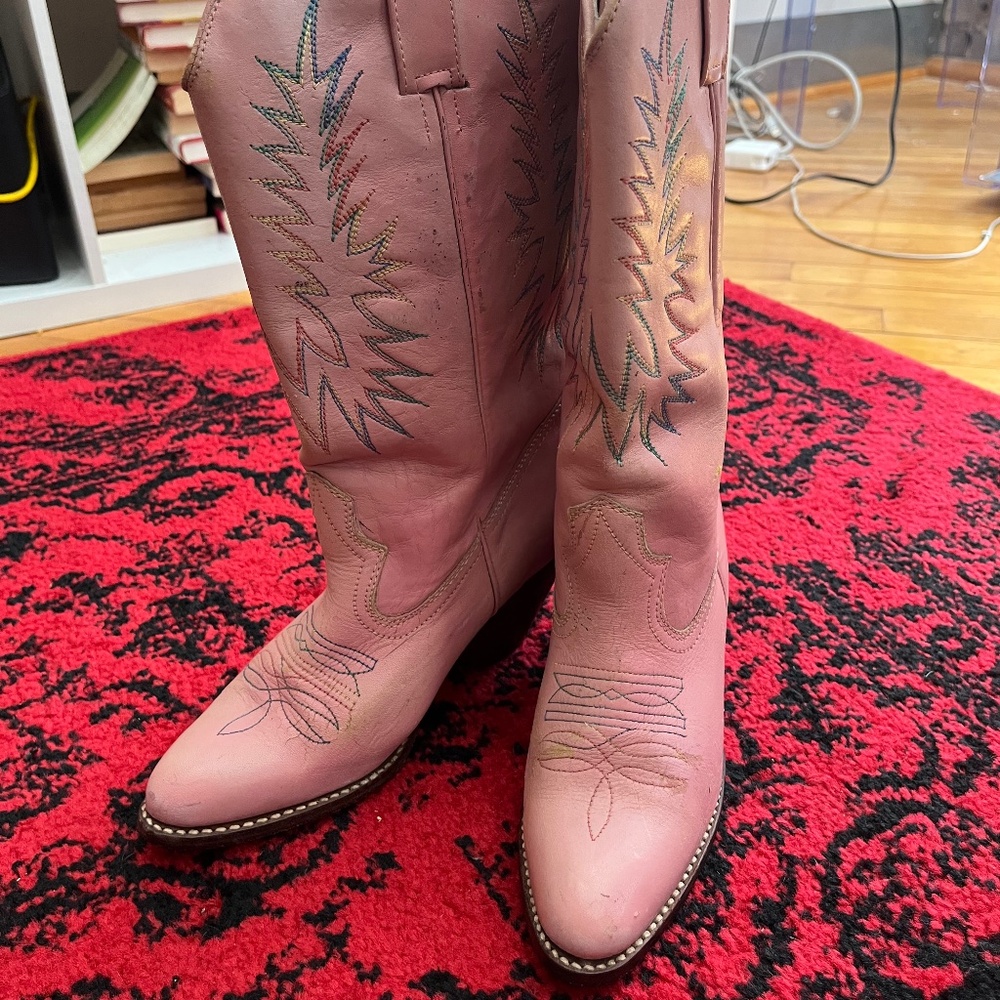 Vintage pink Frye boots size 7&1/2